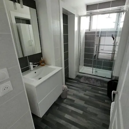 Appartement Confort Deco Neuf , Proche Epinal Et De Bouzey Uxegney
